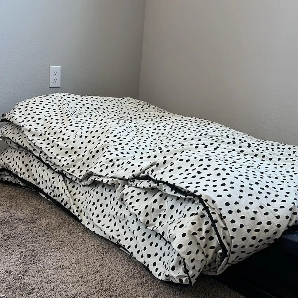 KATE SPADE Black Dots Duvet King Comforter